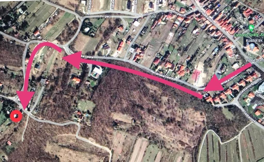 Ivi Daire Svätý Jur Dış mekan fotoğraf